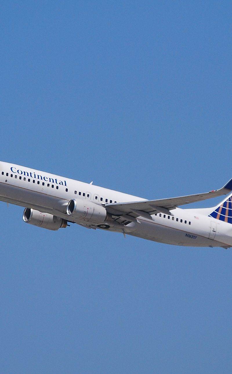 N16217 - Twin-engine aircraft