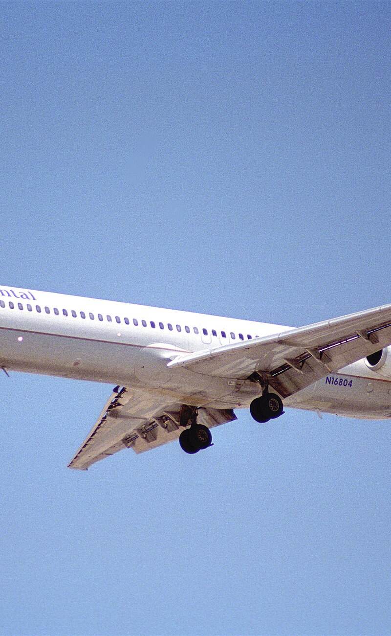 N16804 - Twin-engine aircraft