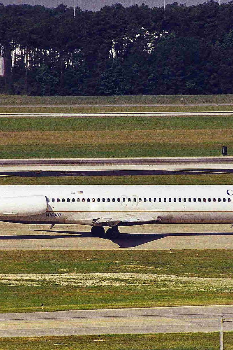 N16887 - Douglas