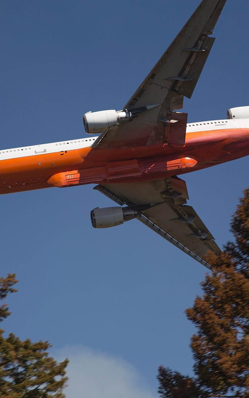 N17085 - Aircraft