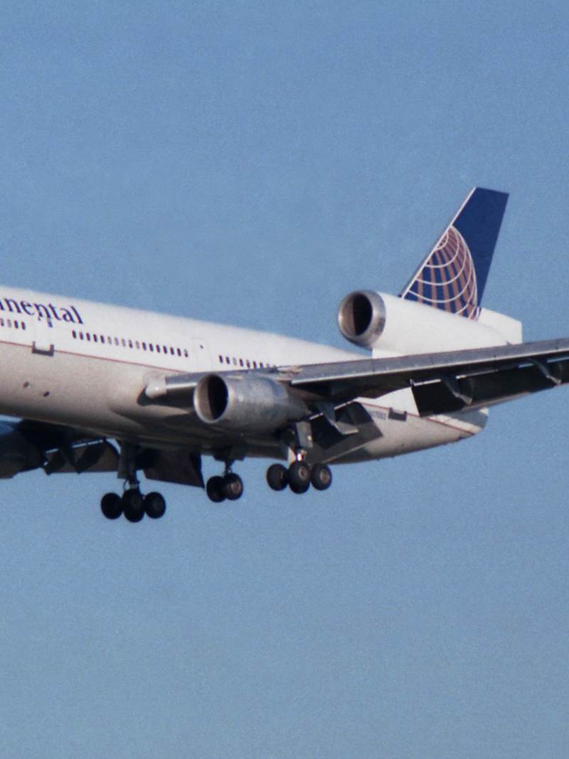 N17085 - Douglas