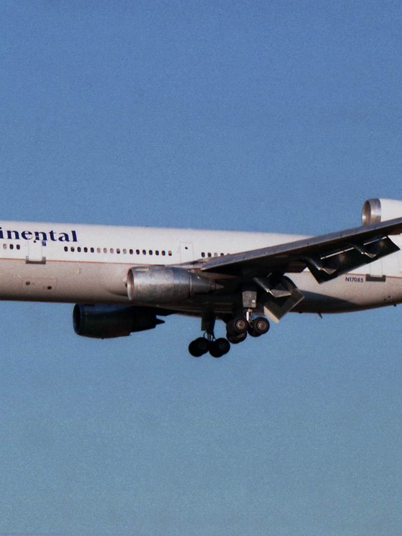 N17085 - Douglas