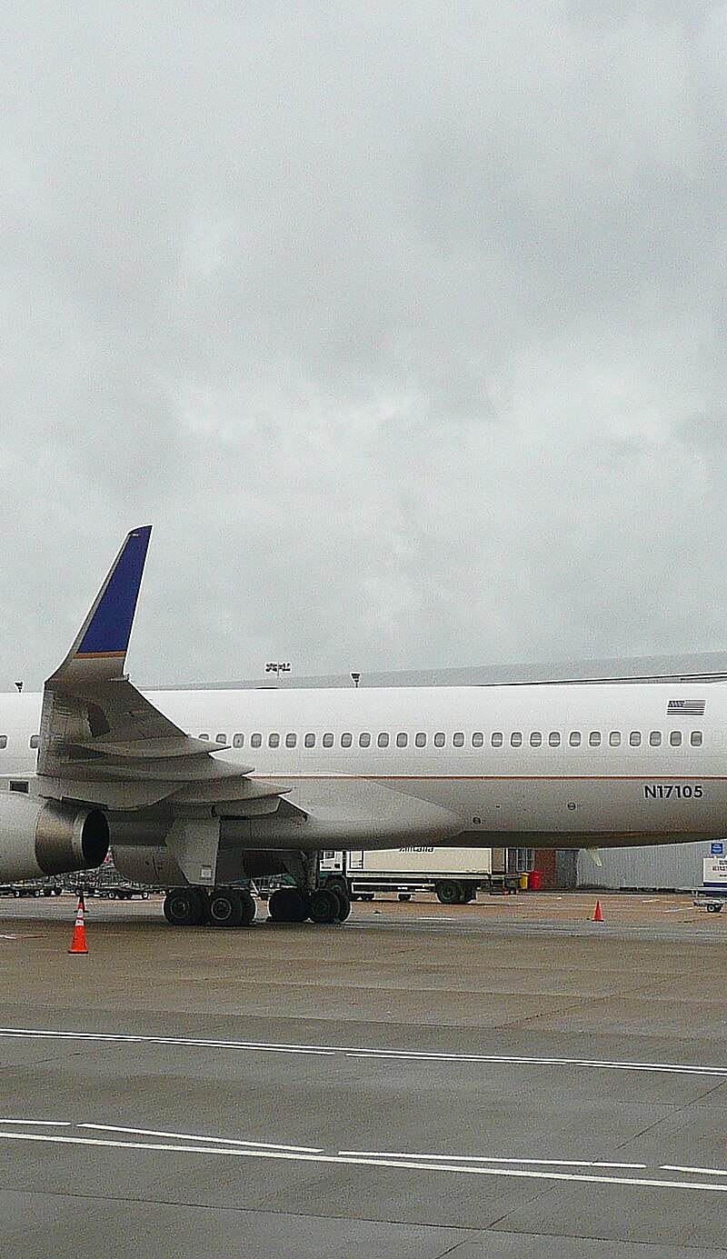 N17105 - Twin-engine aircraft