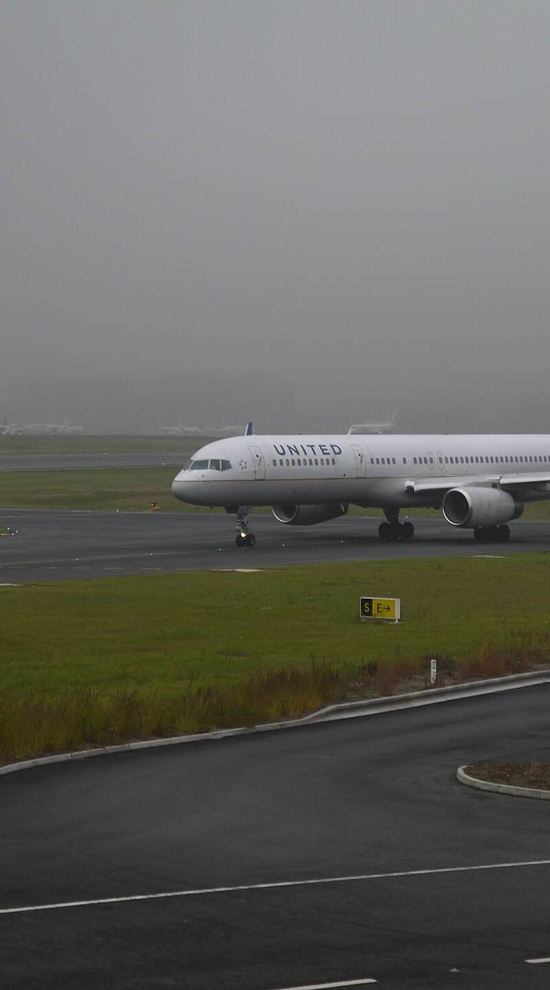 N17105 - Twin-engine aircraft
