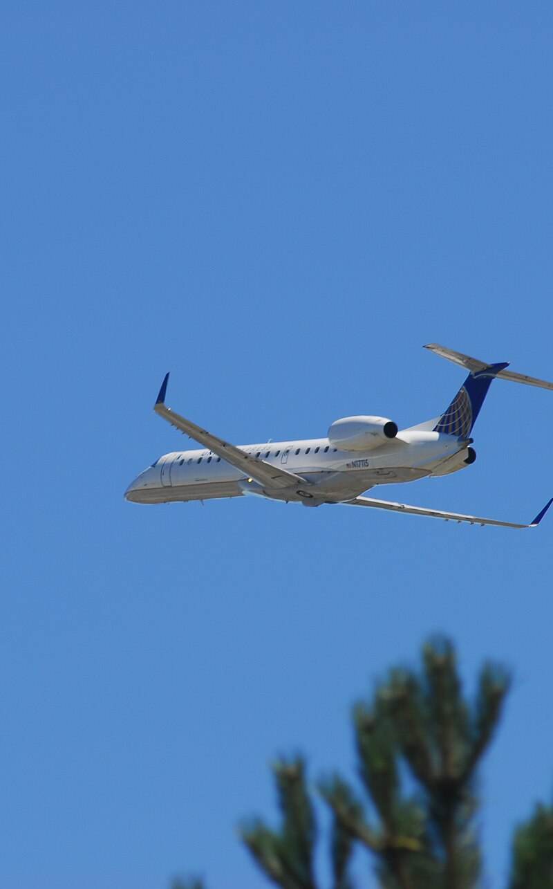 N17115 - Twin-engine aircraft
