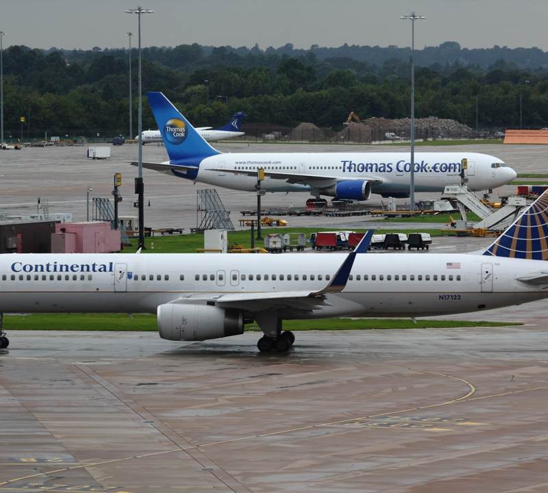 N17122 - Twin-engine aircraft