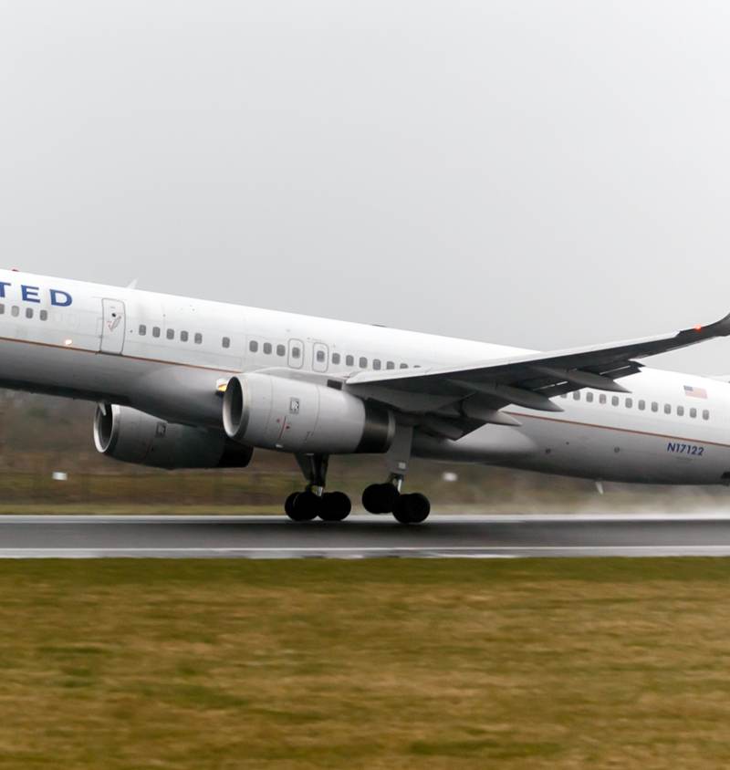 N17122 - Twin-engine aircraft