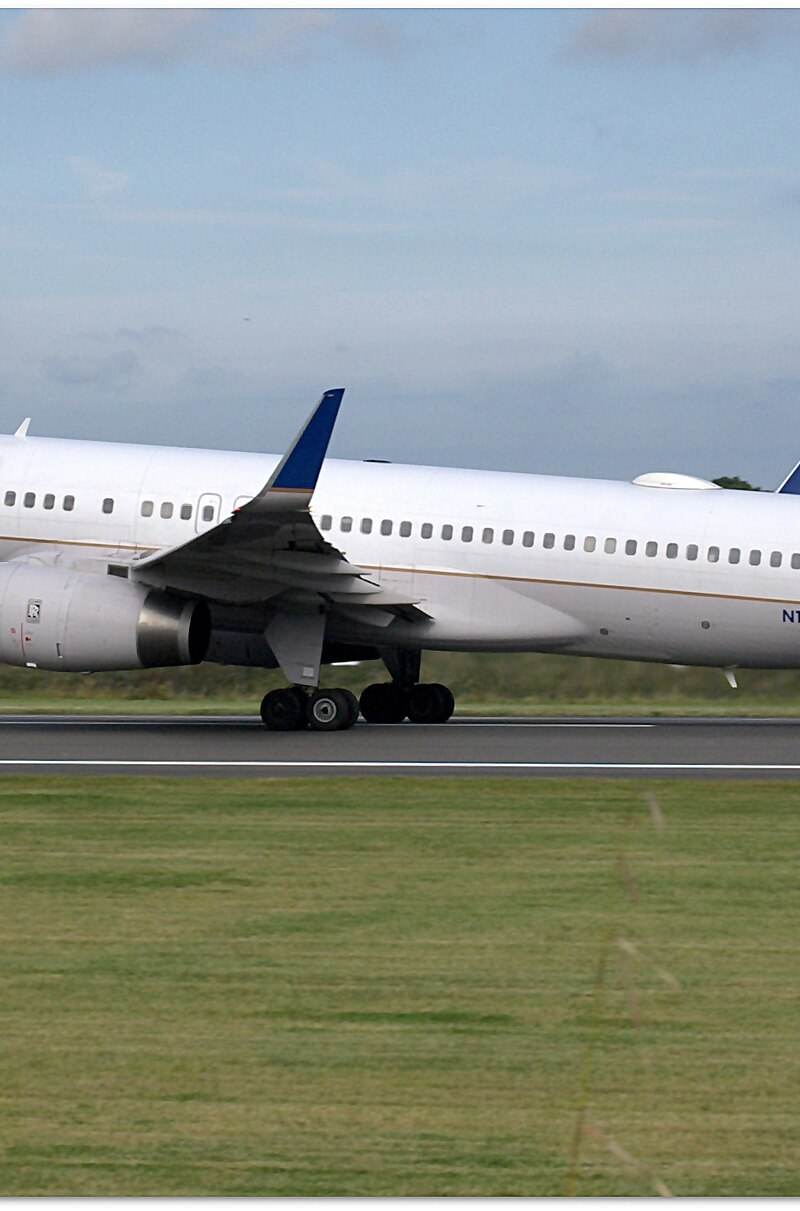 N17128 - Twin-engine aircraft