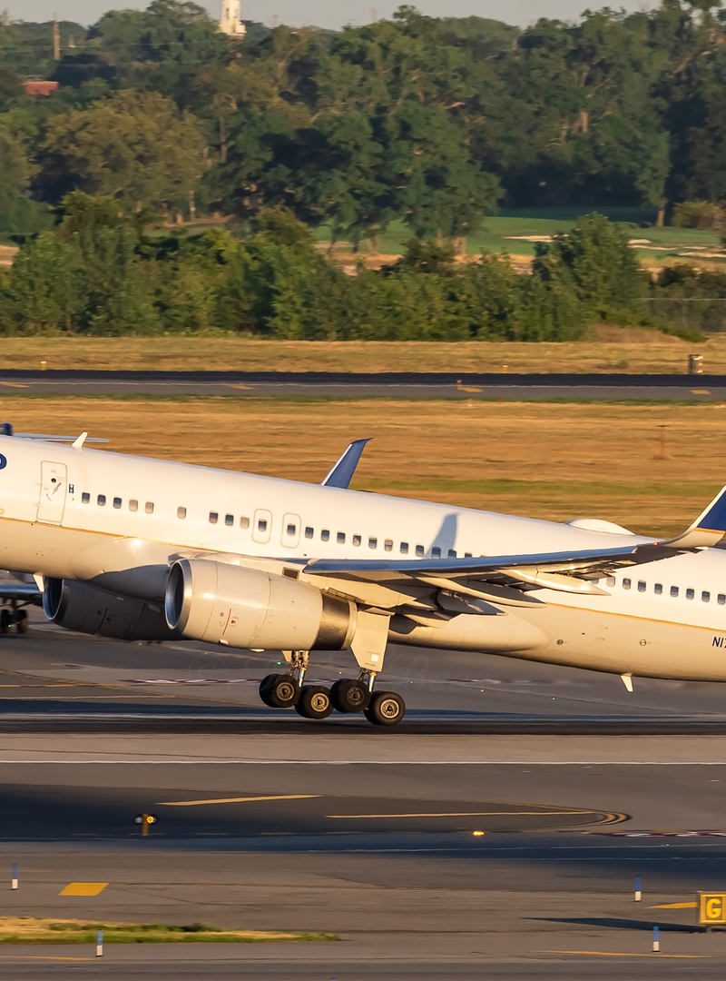 N17133 - Twin-engine aircraft