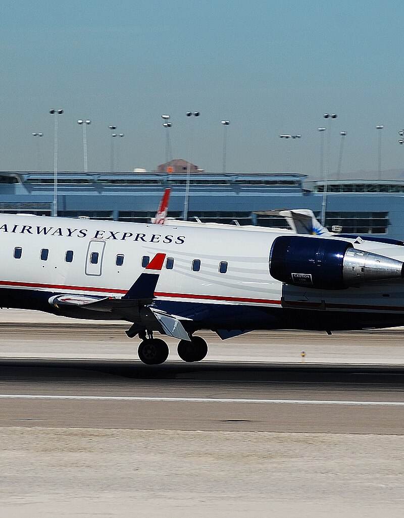 N17275 - Twin-engine aircraft