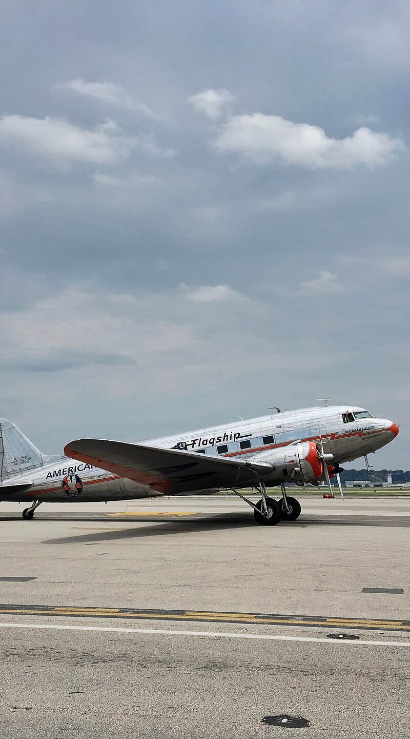  - Twin-engine aircraft
