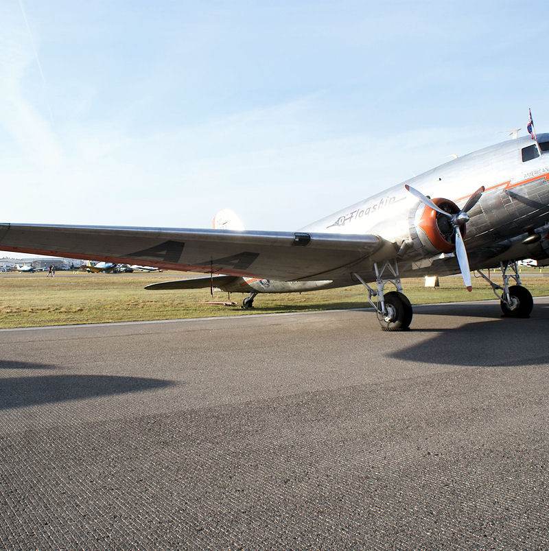  - Twin-engine aircraft