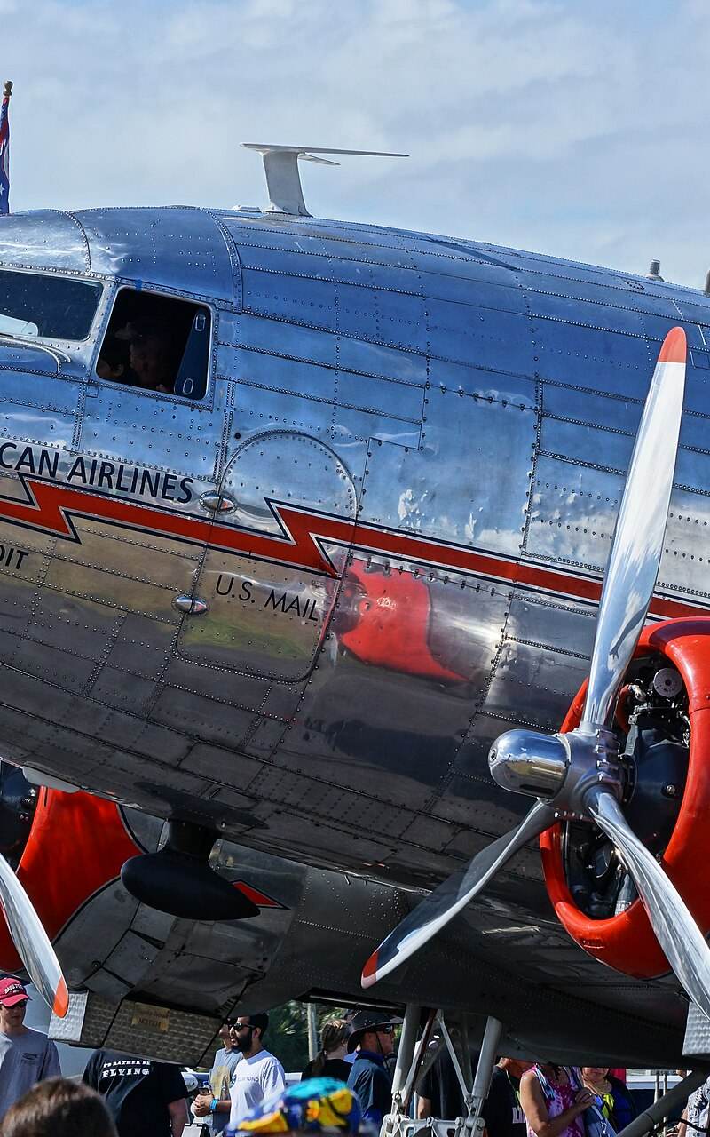  - Twin-engine aircraft