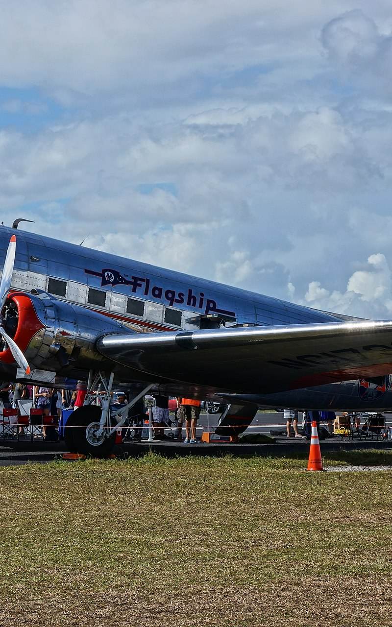  - Twin-engine aircraft
