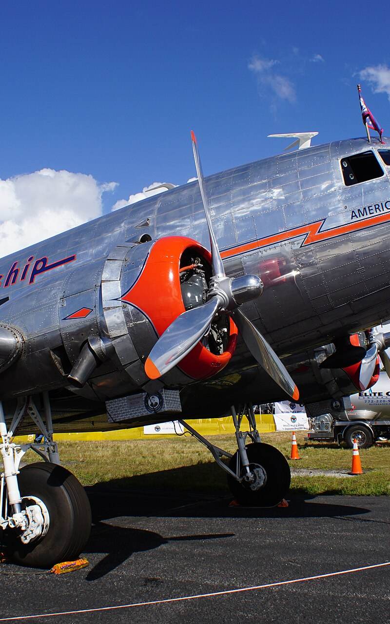  - Twin-engine aircraft