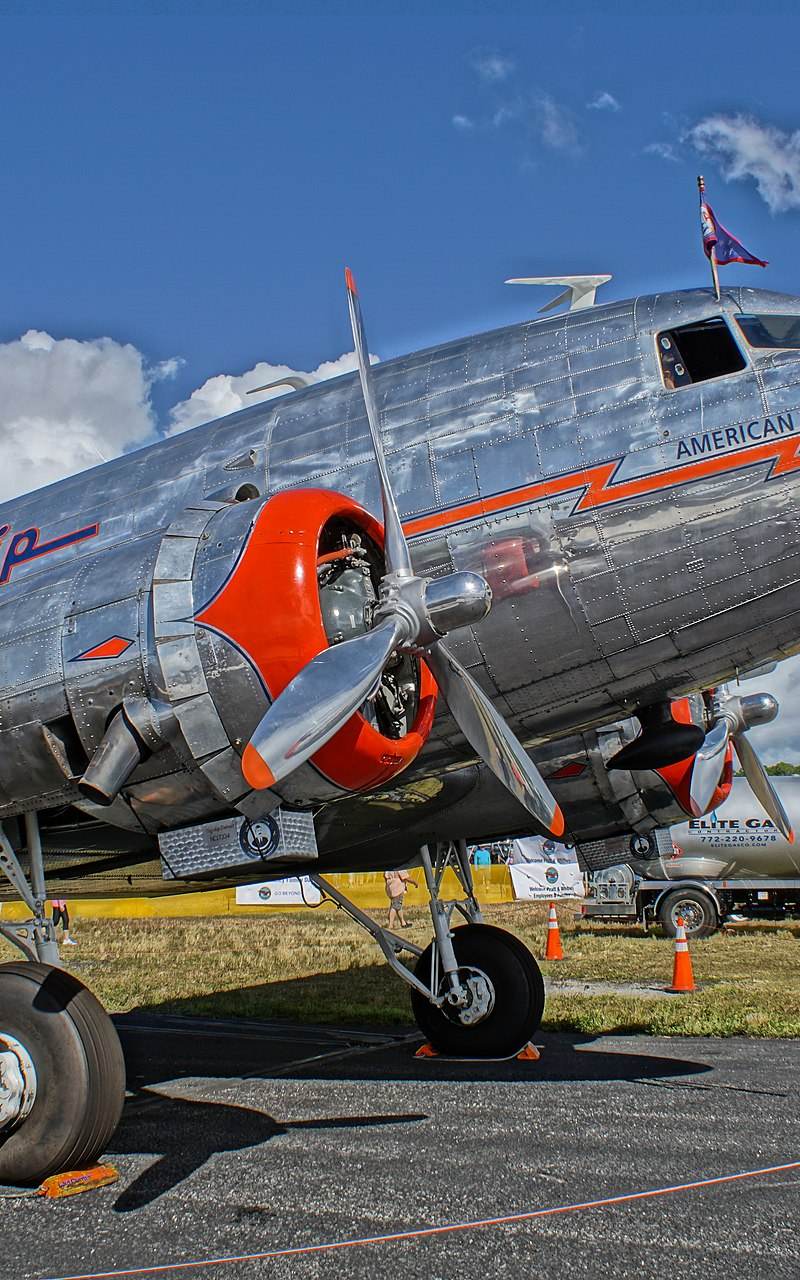  - Twin-engine aircraft