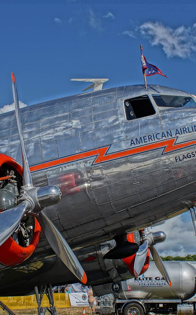  - Twin-engine aircraft