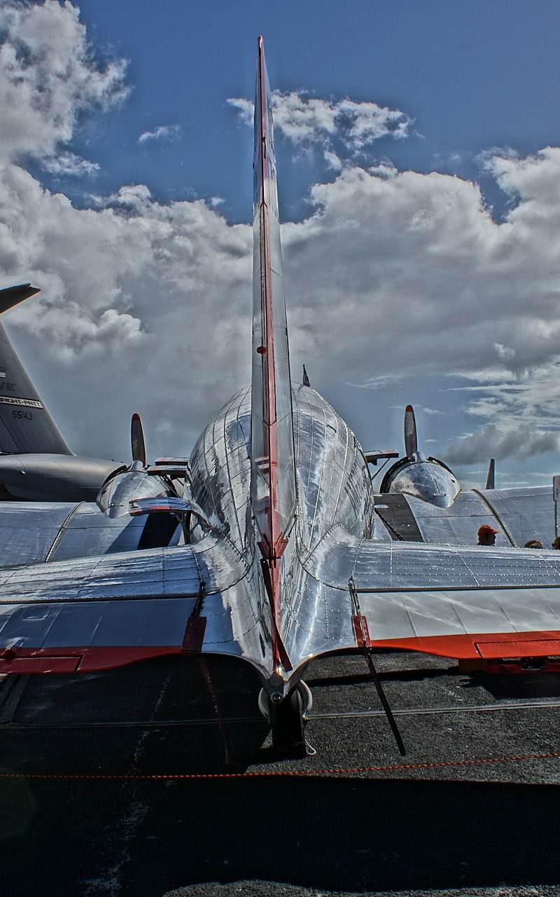  - Twin-engine aircraft