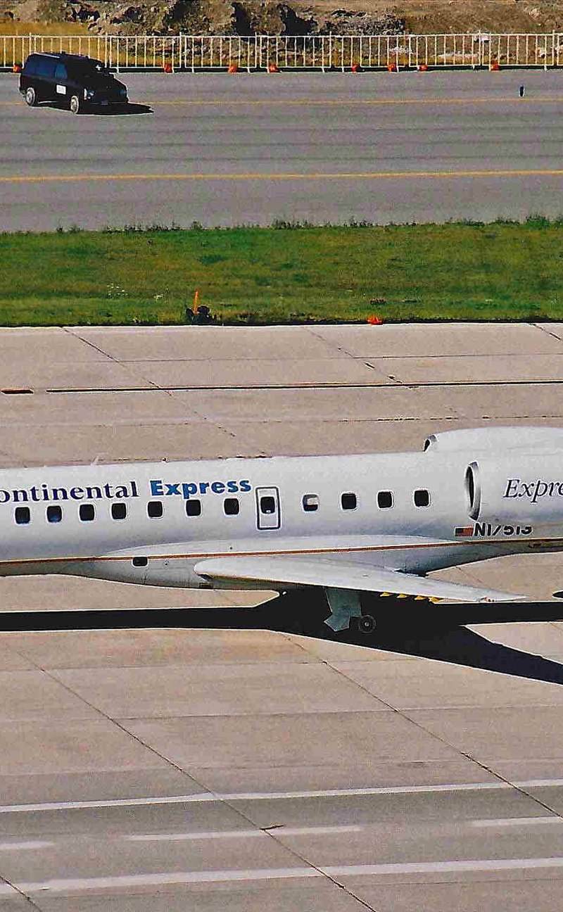N17513 - Embraer