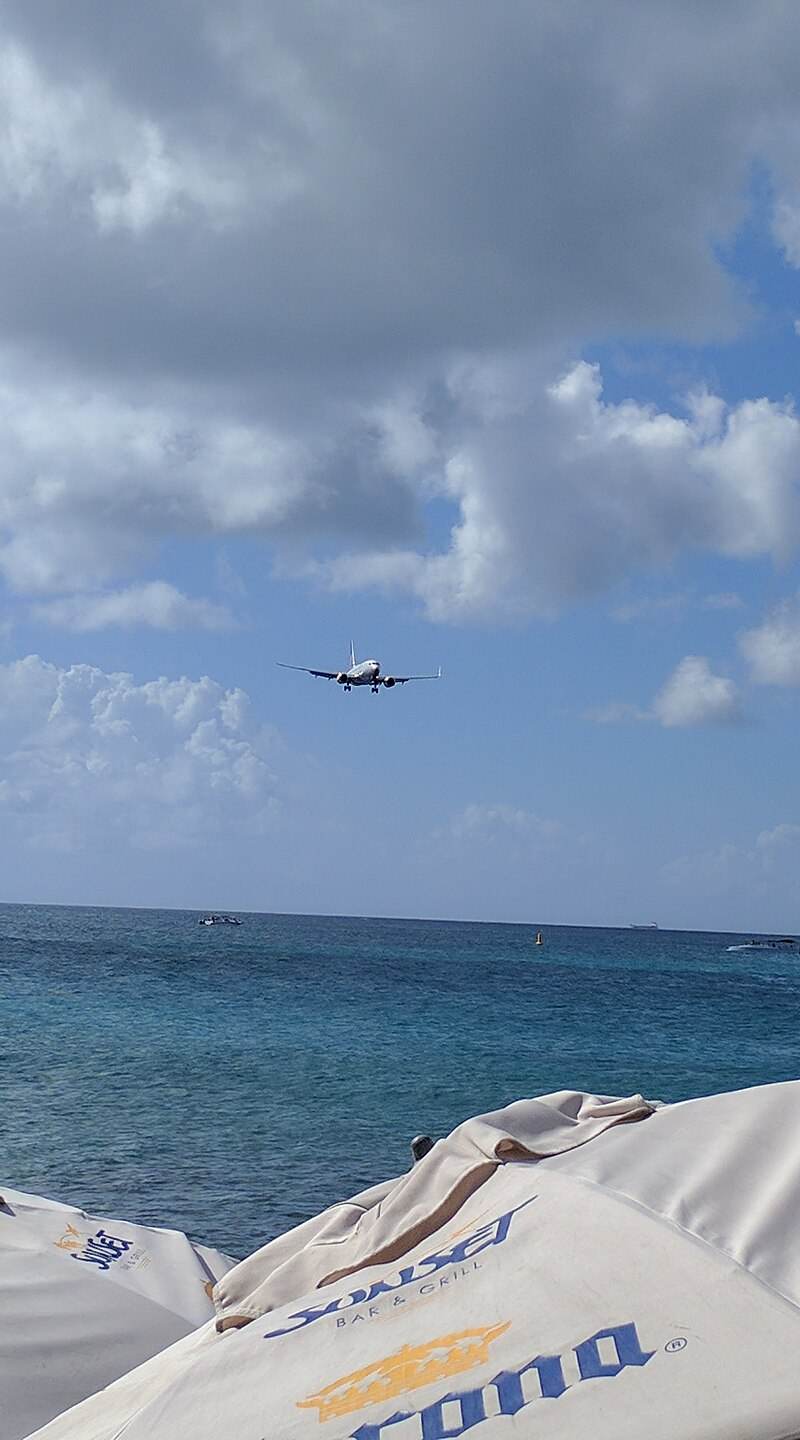 N17753 - Twin-engine aircraft