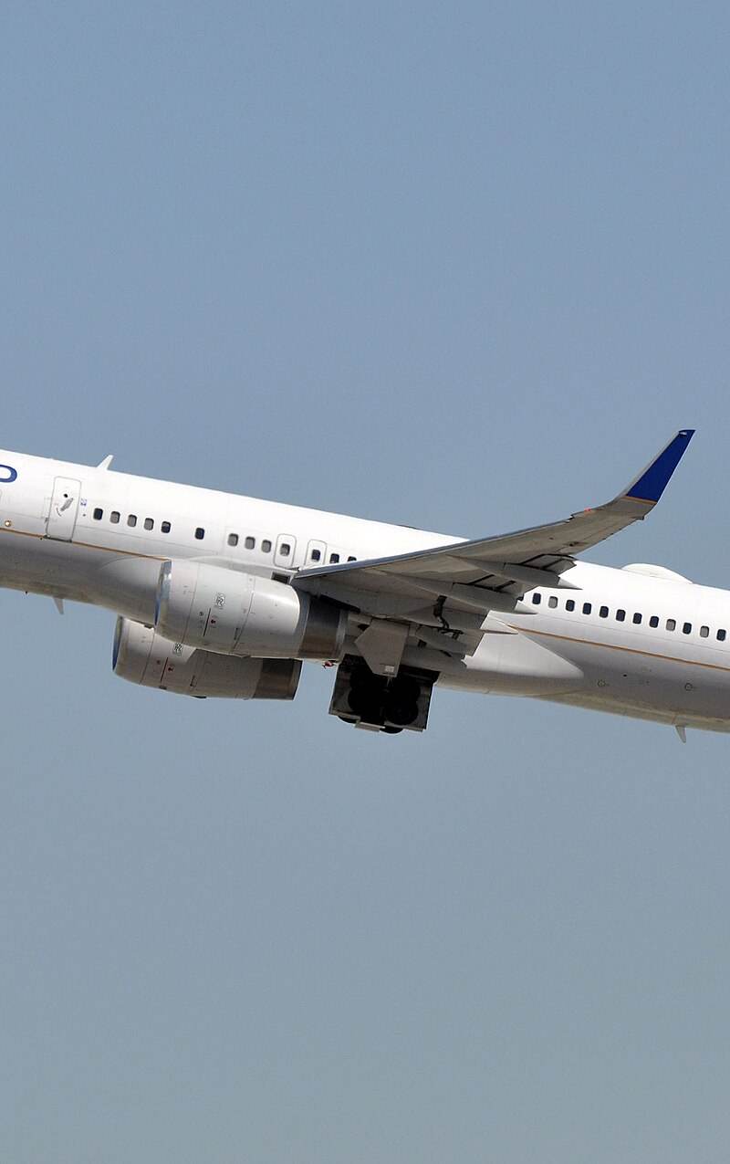 N18119 - Twin-engine aircraft