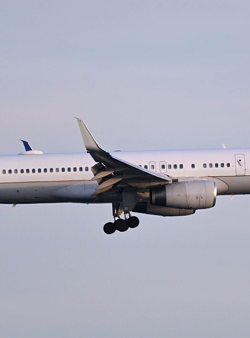 N18119 - Twin-engine aircraft