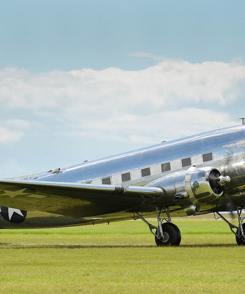  - Twin-engine aircraft