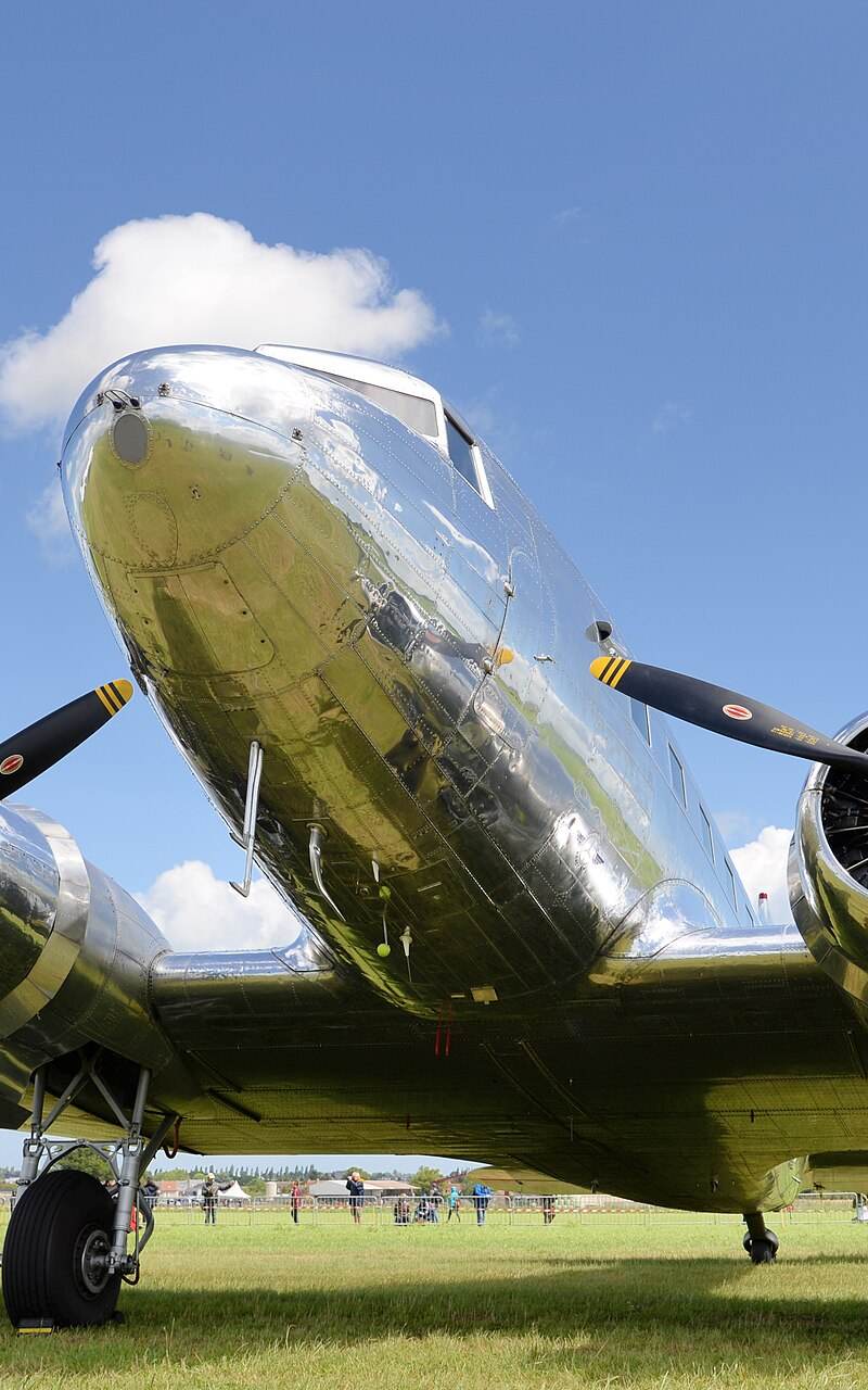  - Twin-engine aircraft