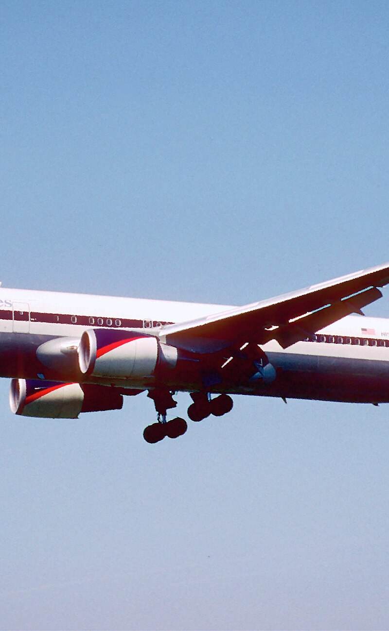 N152DL - Twin-engine aircraft