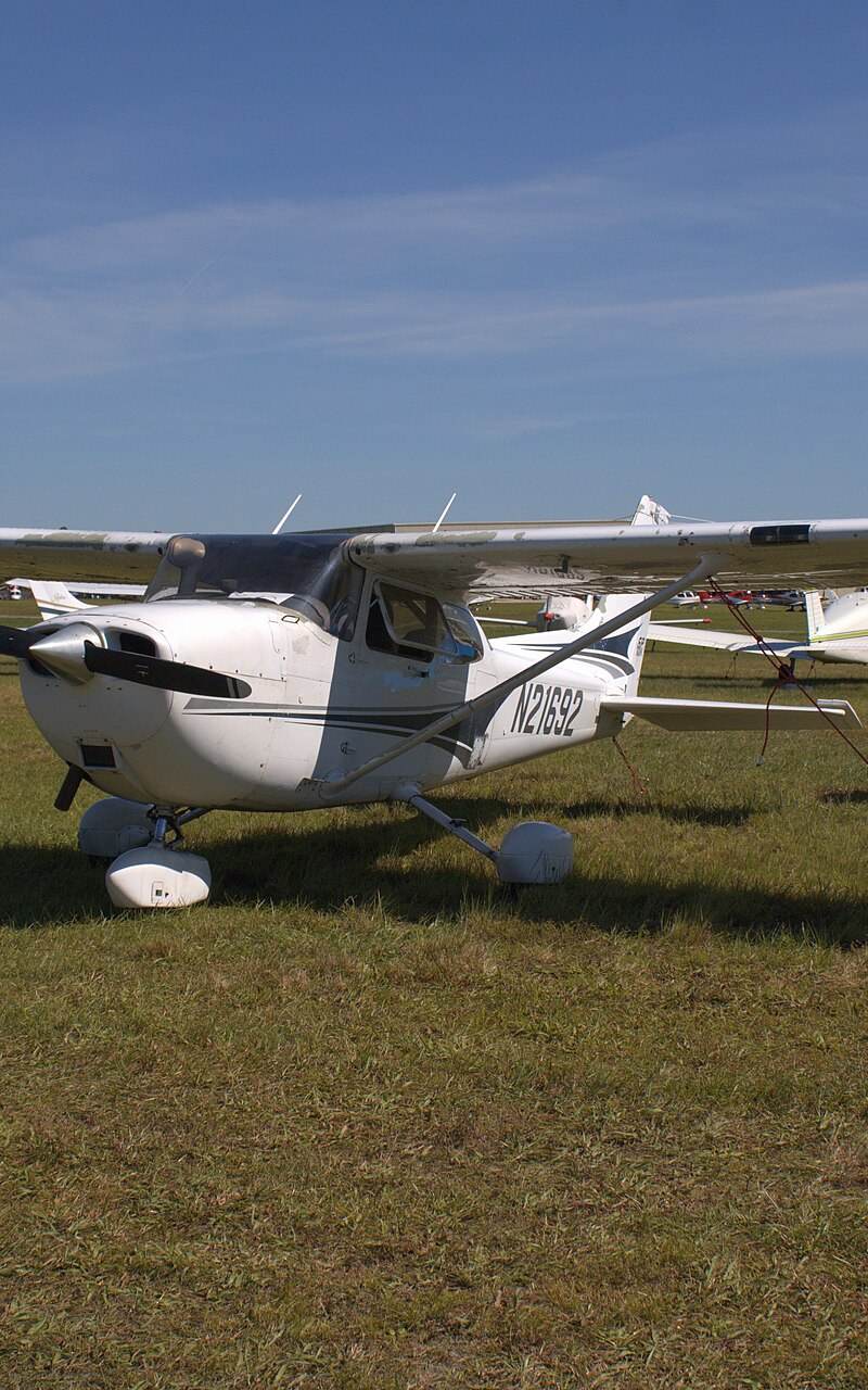 N21692 - Single-engine aircraft