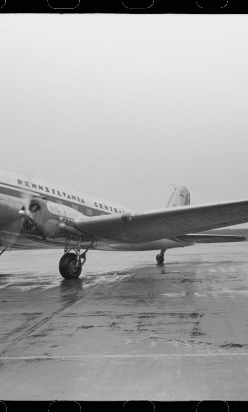 - Twin-engine aircraft