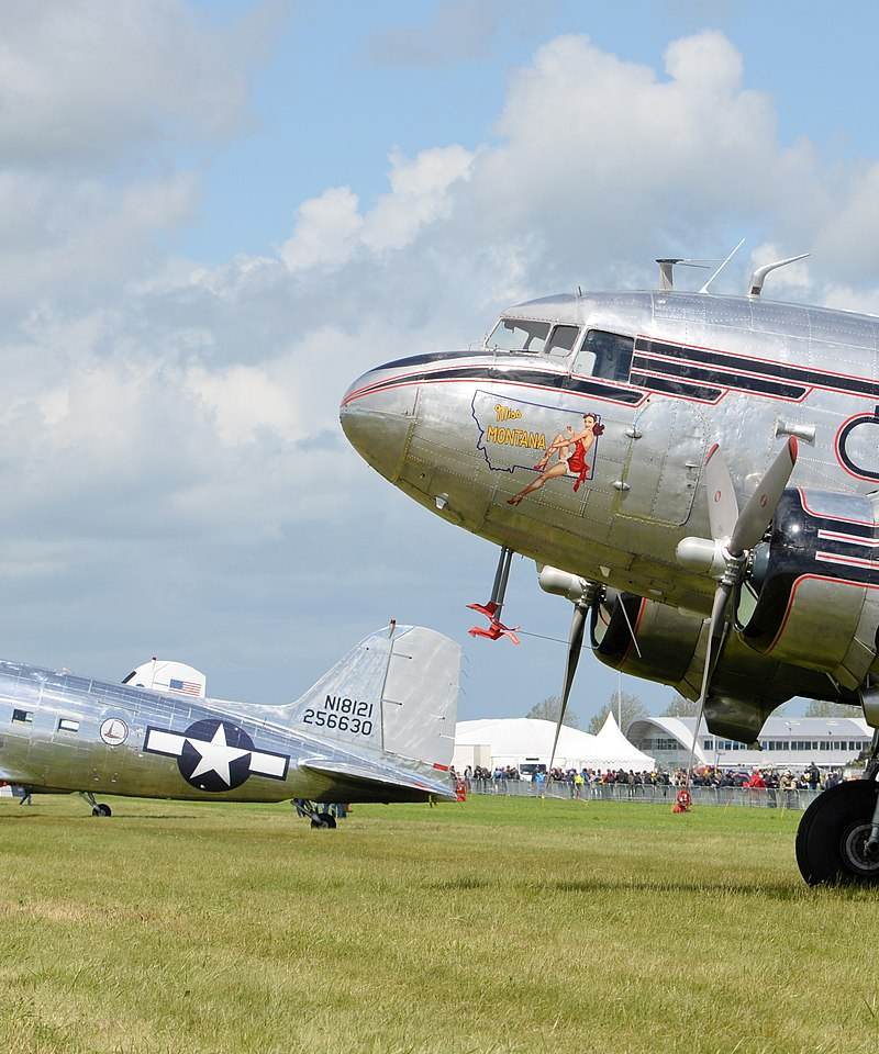  - Twin-engine aircraft