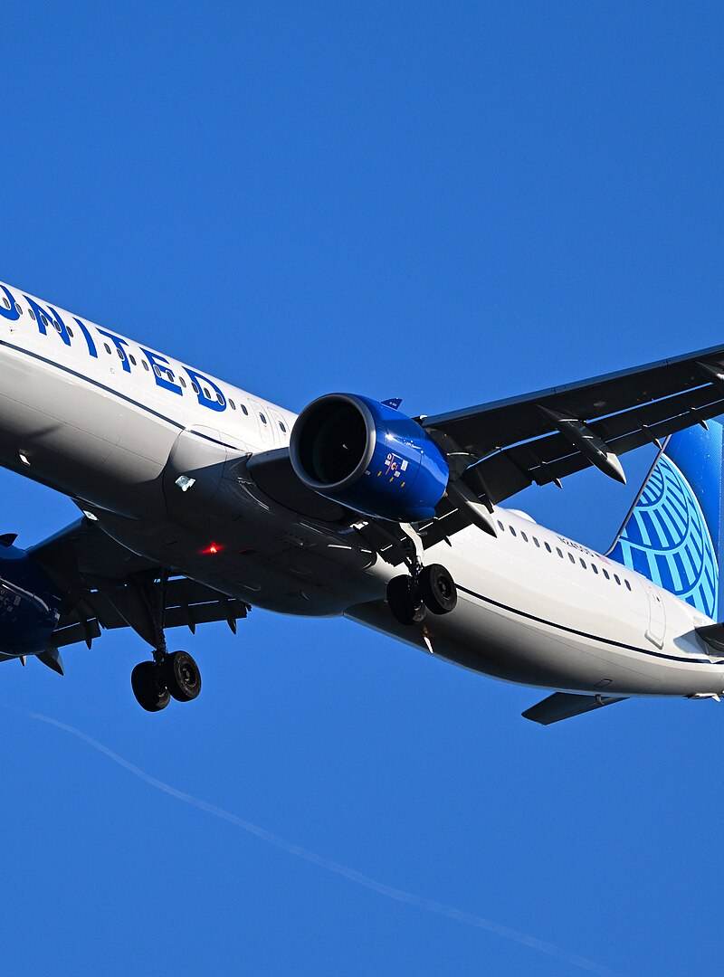 N24505 - Twin-engine aircraft