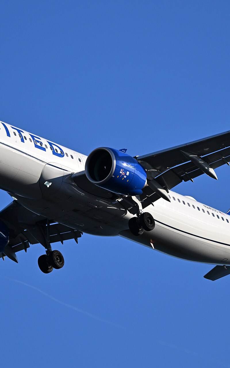 N24505 - Twin-engine aircraft