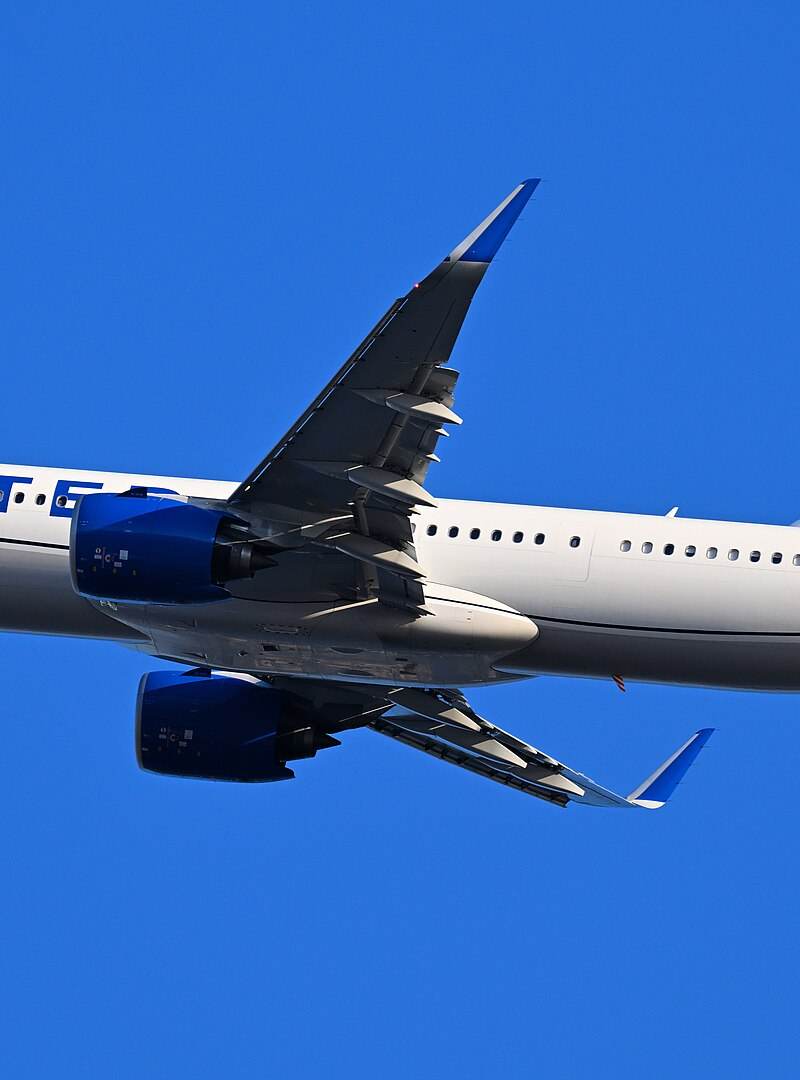 N24508 - Twin-engine aircraft