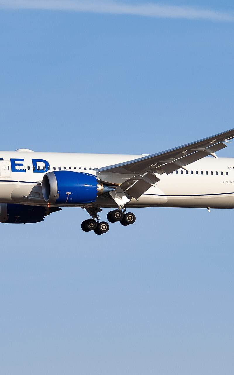 N24980 - Twin-engine aircraft