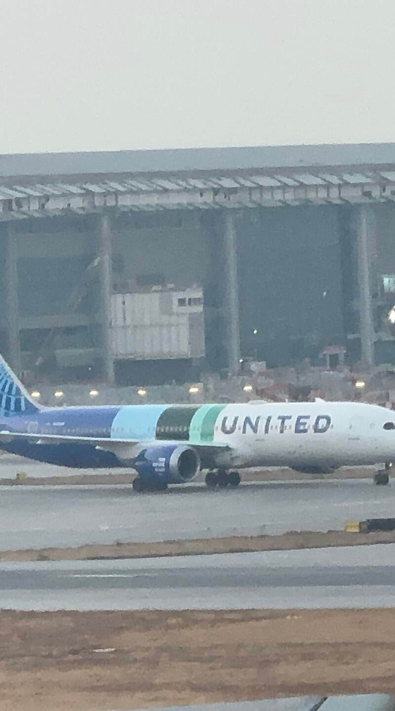 N24988 - Boeing