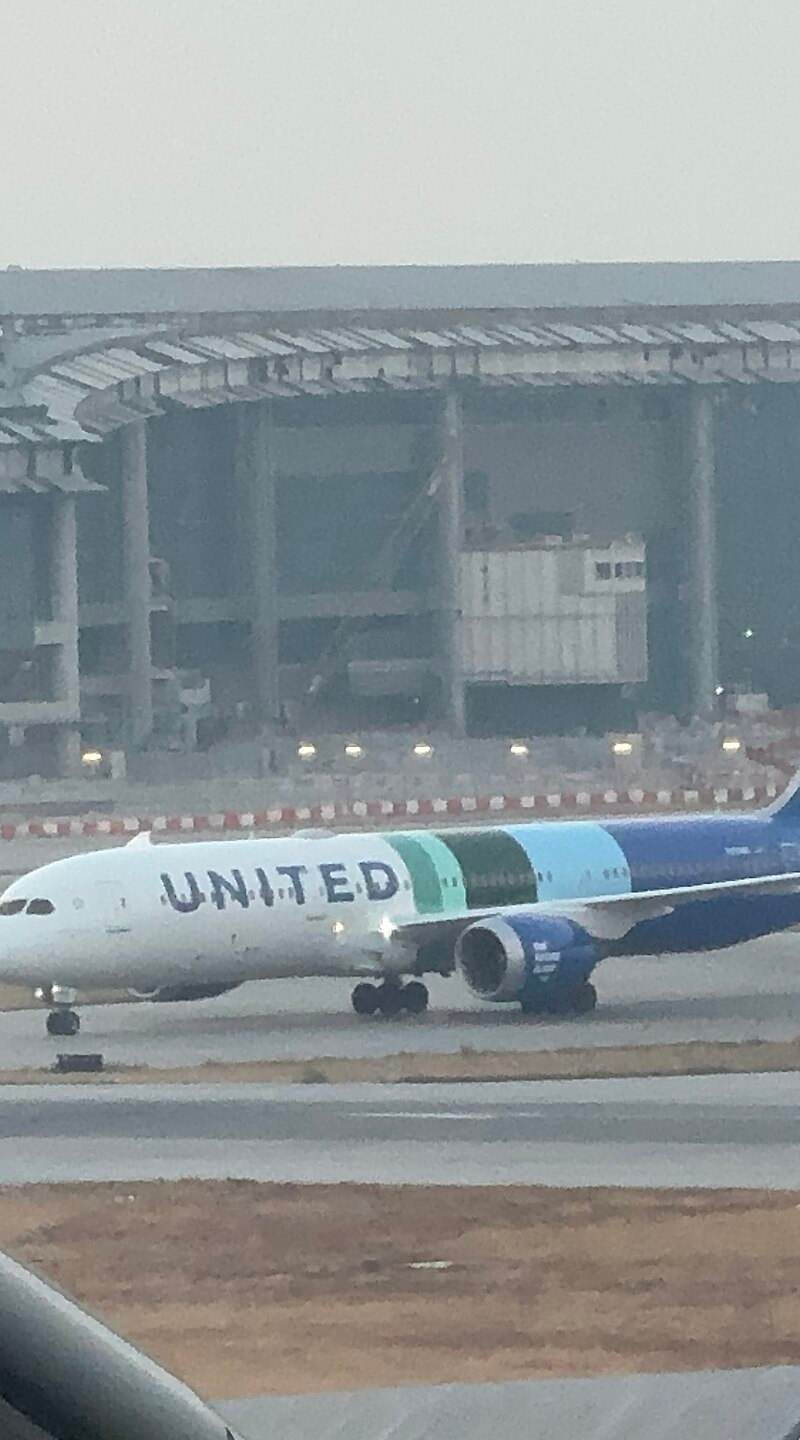 N24988 - Boeing