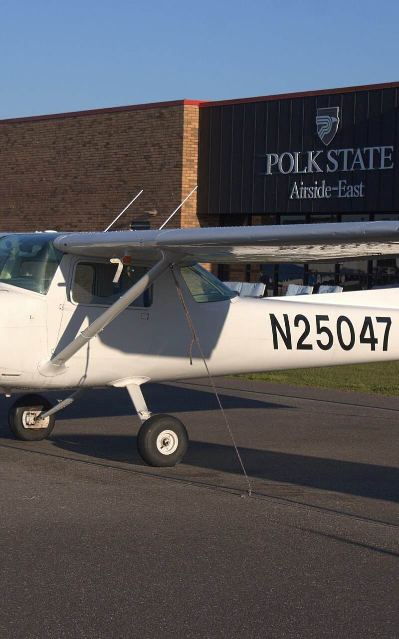 N25047 - Single-engine aircraft