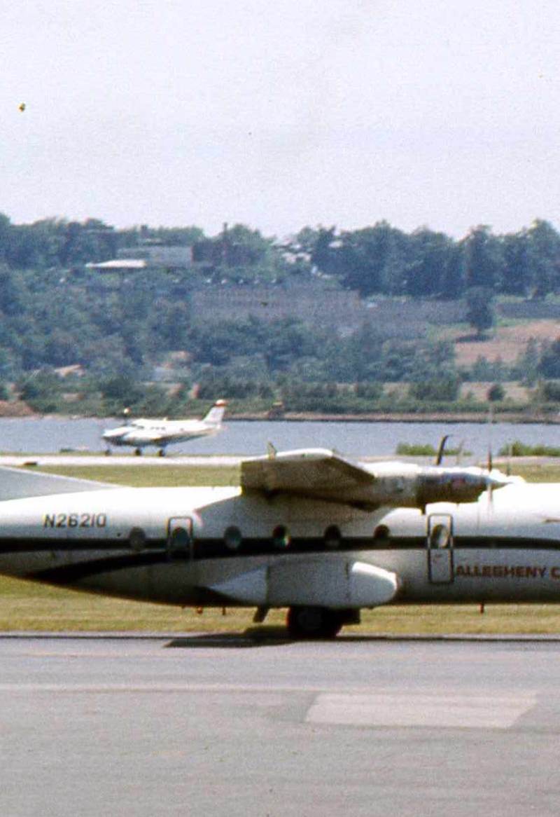 N26210 - Twin-engine aircraft