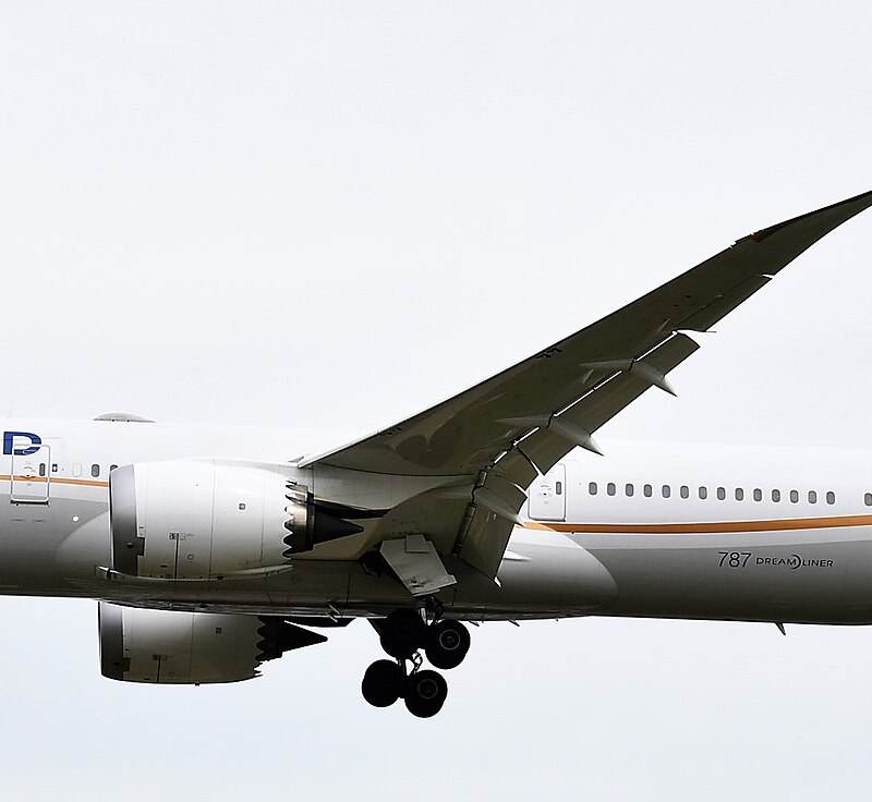 N26952 - Twin-engine aircraft