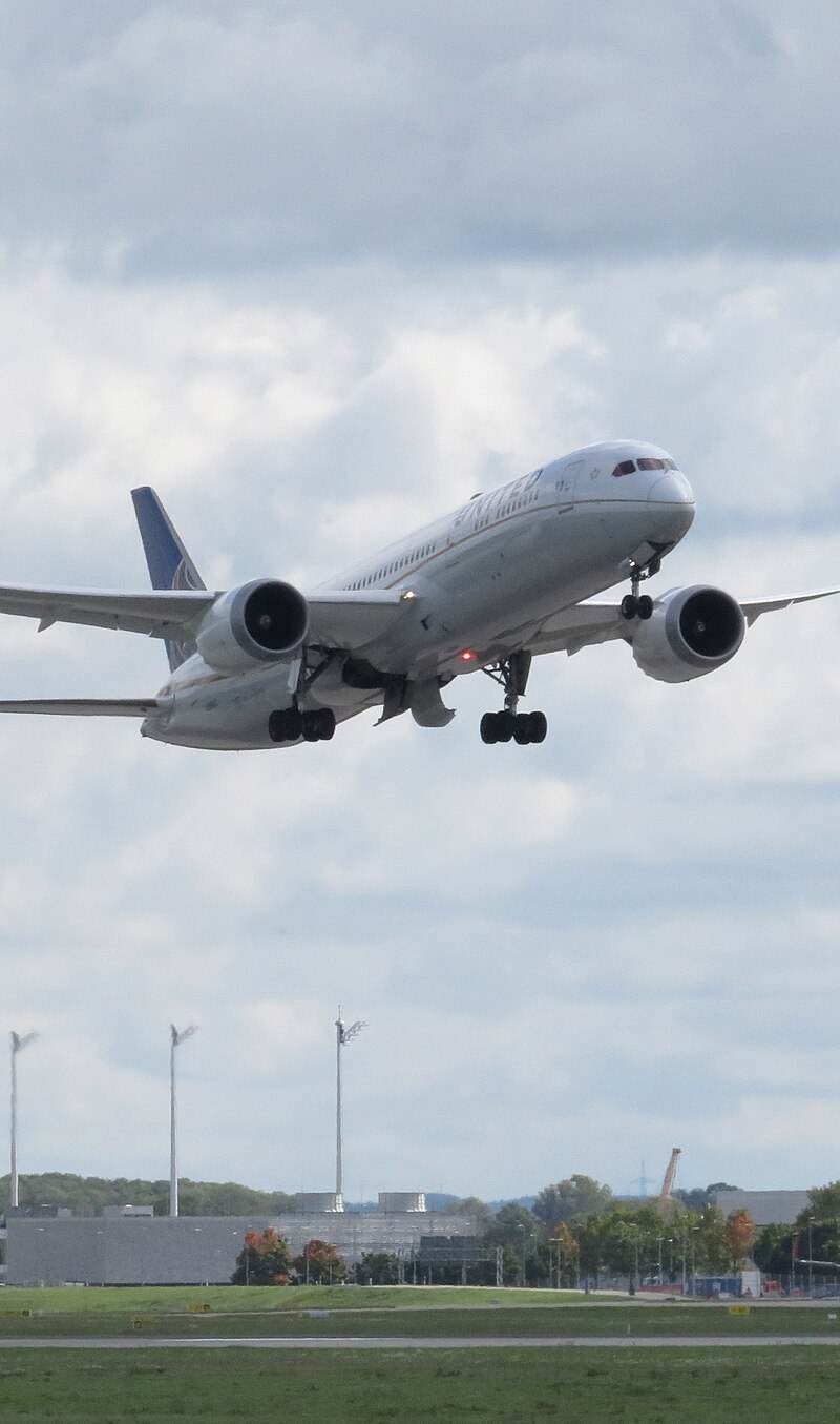 N26952 - Twin-engine aircraft