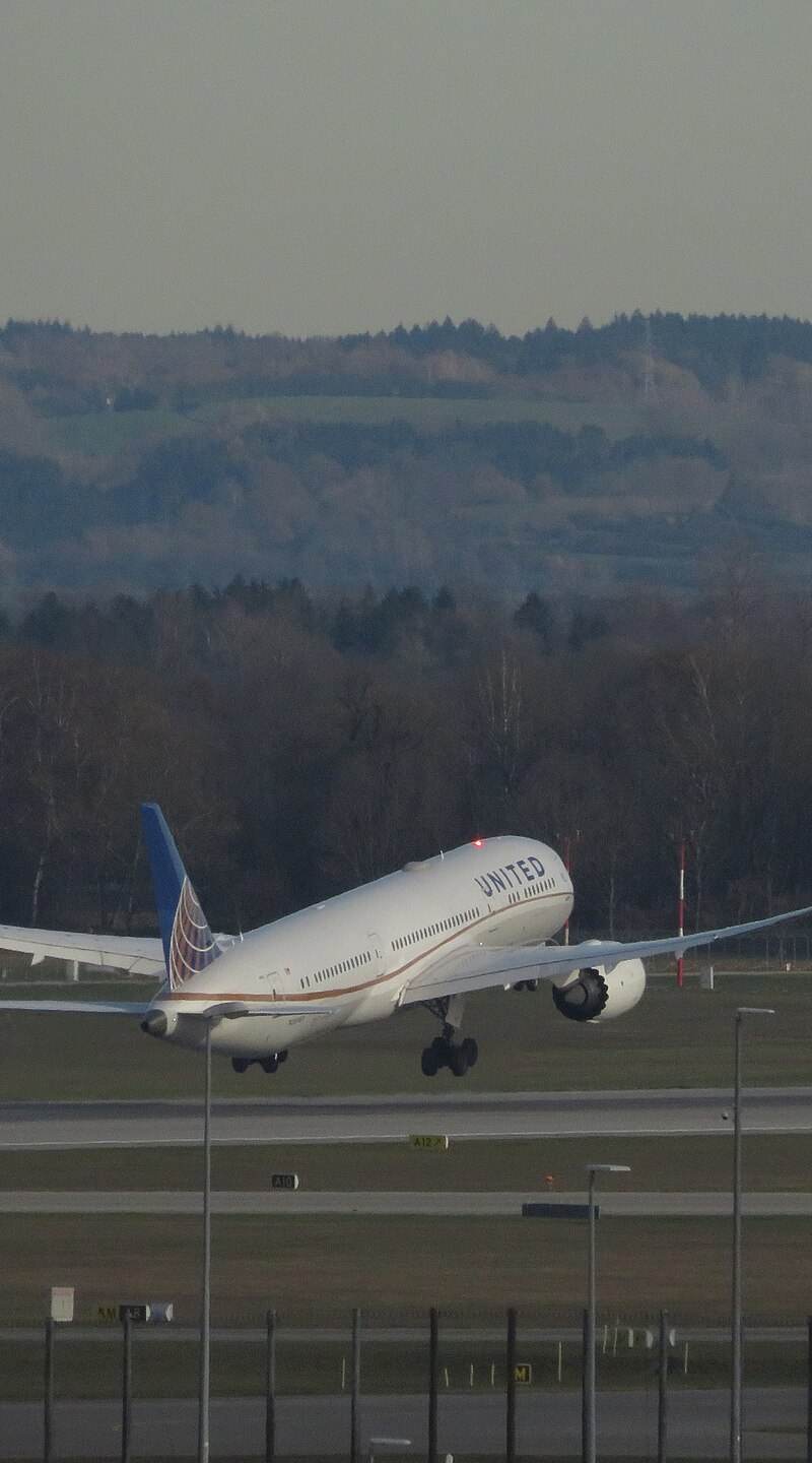 N26960 - Twin-engine aircraft