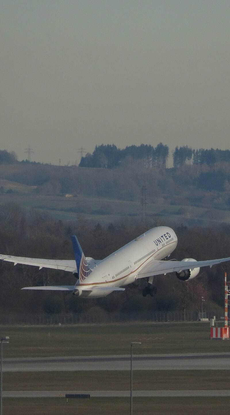 N26960 - Twin-engine aircraft