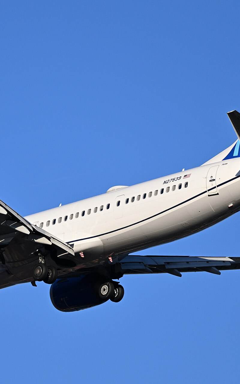 N27539 - Twin-engine aircraft