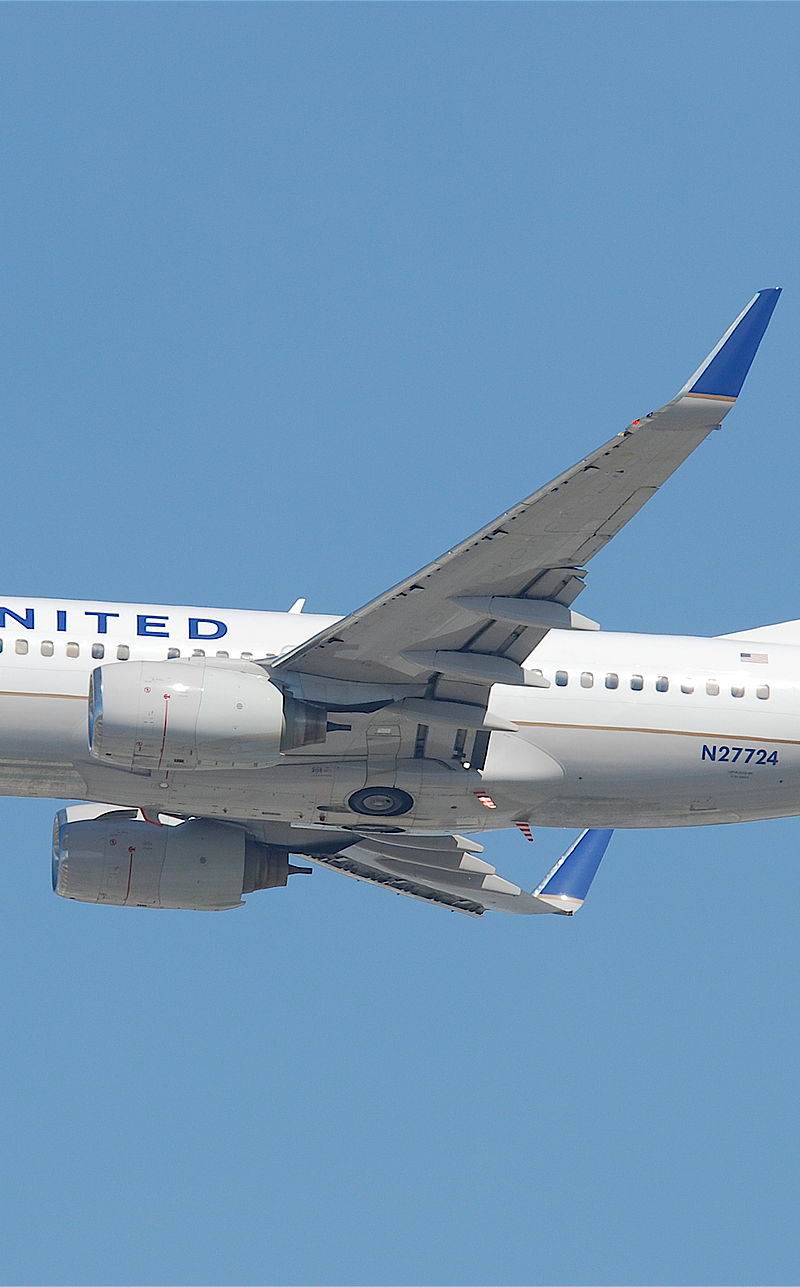 N27724 - Twin-engine aircraft