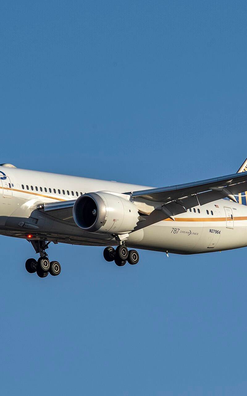 N27964 - Twin-engine aircraft