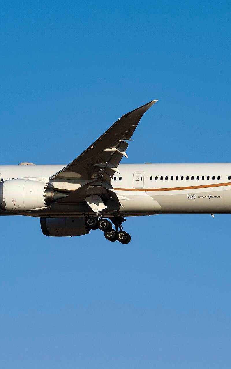 N27964 - Twin-engine aircraft
