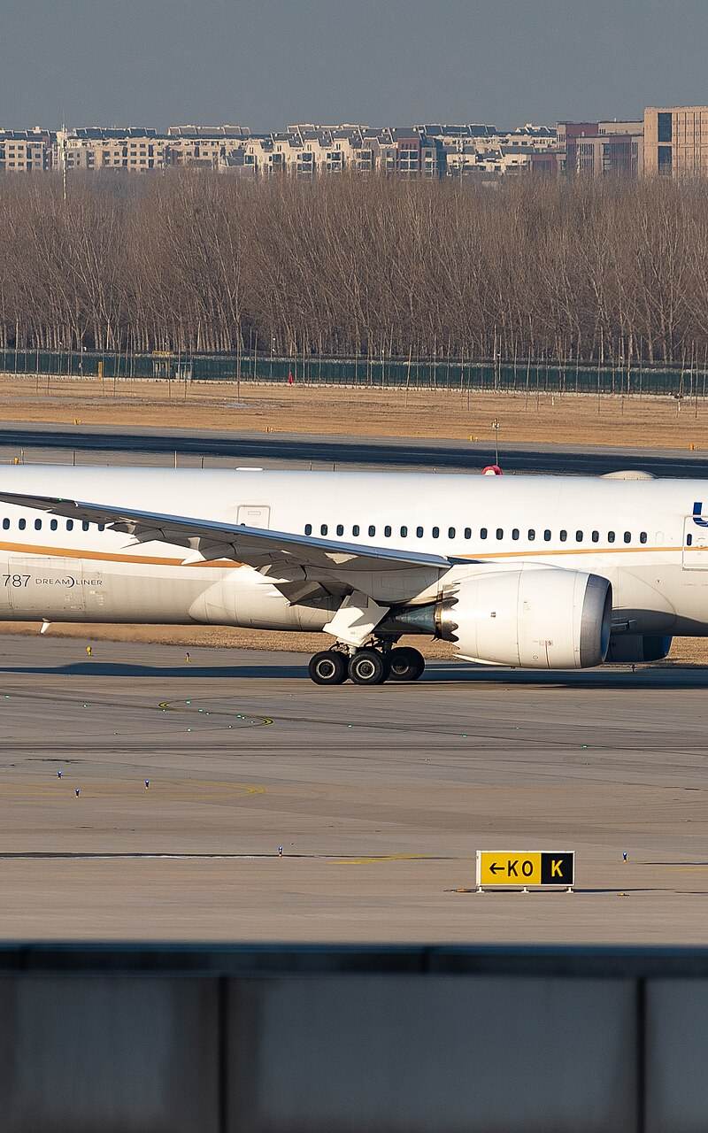 N27964 - Twin-engine aircraft