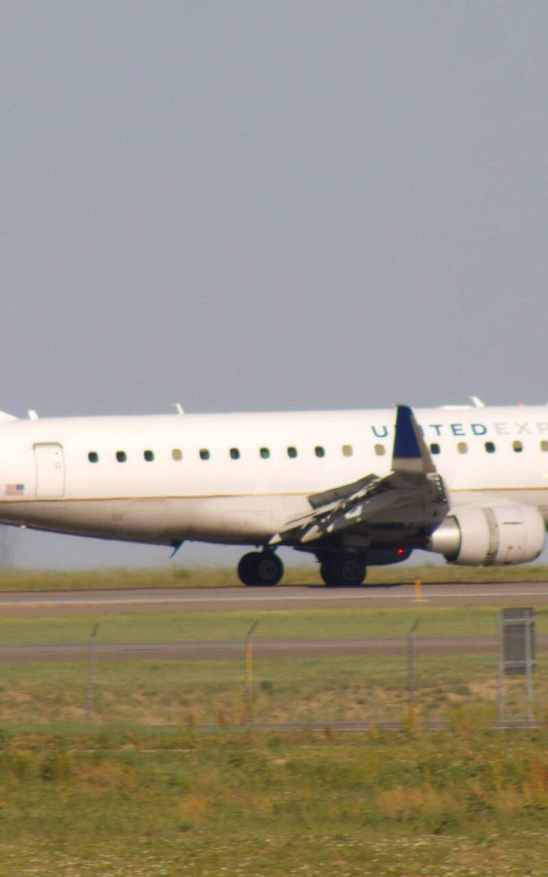 N152SY - Embraer